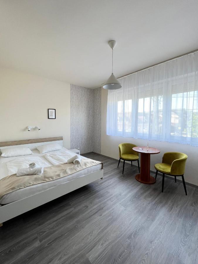 Hotel Wolf Panzio Sárvár Exterior foto